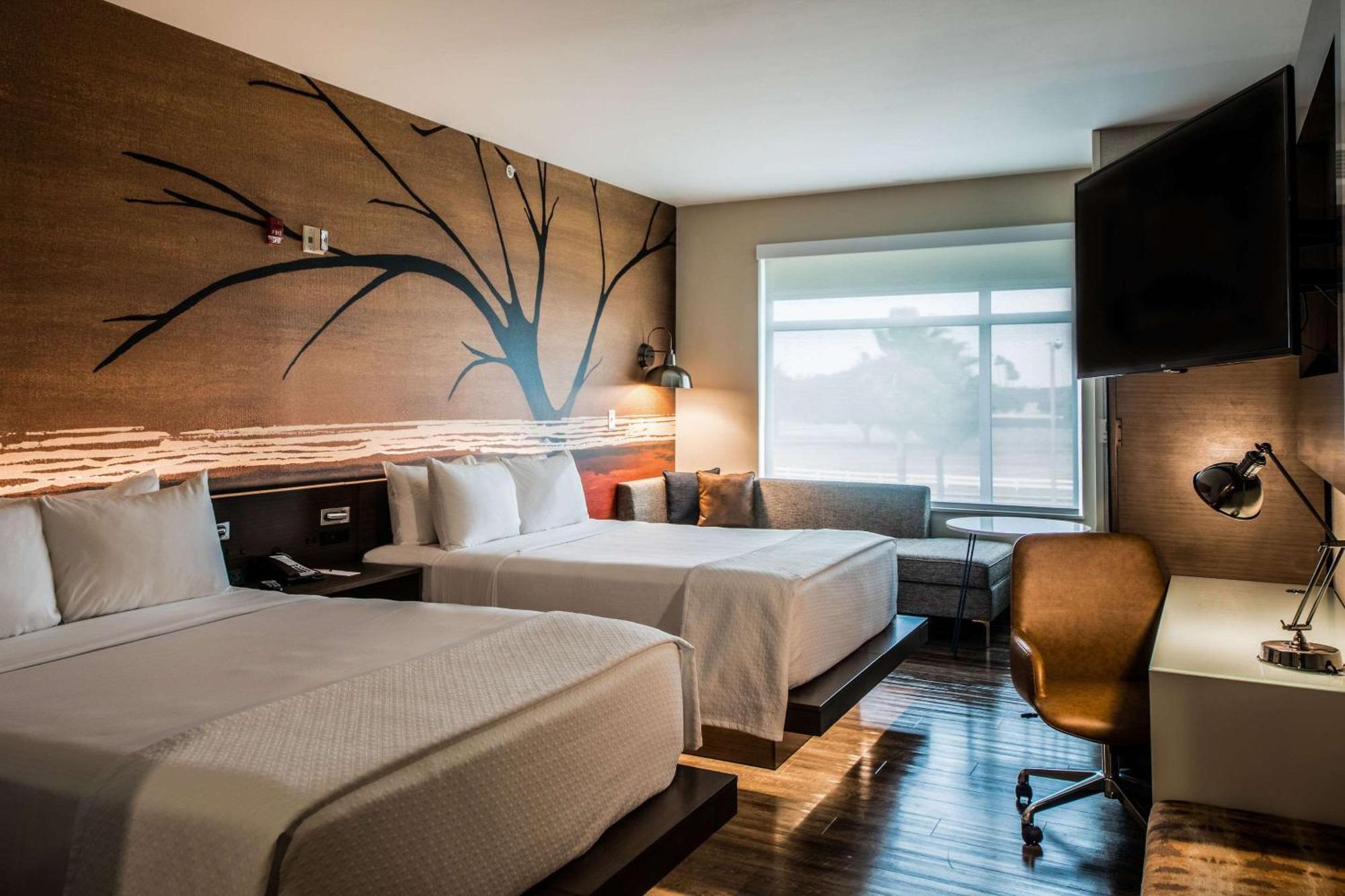 Hotel Cambria Convention Center